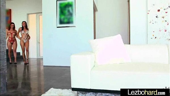 Sexy Lesbians (Karlie Montana &amp_ Dani Daniels &amp_ Aidra Fox) Love Action mov-21