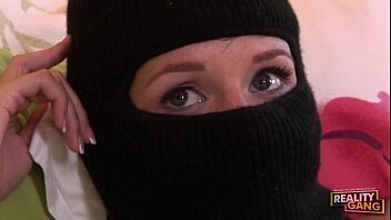 Burgler gets caught breaking