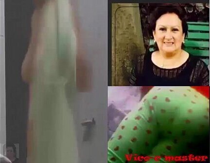 Espiando se&ntilde_ora madurita ecuatoriana lav&aacute_ndose sapo