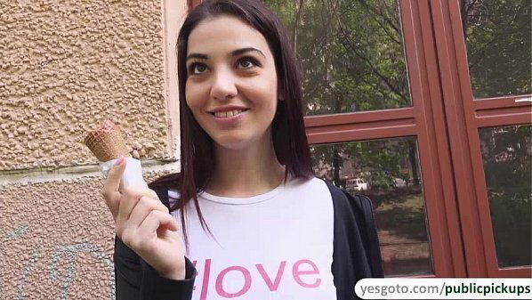 Jessica Malone flicks tongue around delicious cream sucks