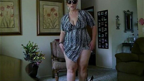 milf striptease from DesireBBWs.com
