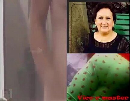 Espiando t&iacute_a duch&aacute_ndose spying aunt taking shower