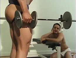 Bodybuilder seduces fuck young