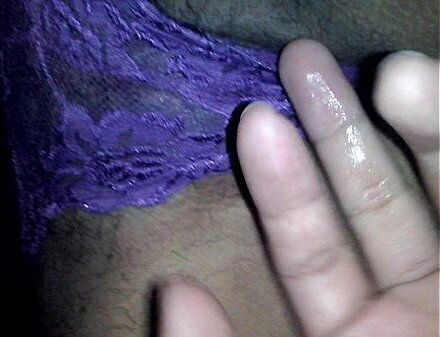 novia peluda dormida mojada