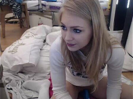 siswet19 fingering herself live webcam