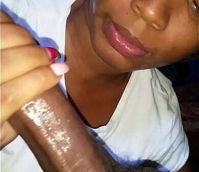 Candice Givens giving mouth work