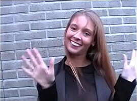 Vlaamse Stephanie wordt geneukt in een auto (Belgian Stephanie fucked in car)