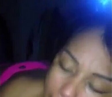 DOMINICANA TRAGA LECHE VECINO