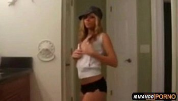 flaca haciendo stripers