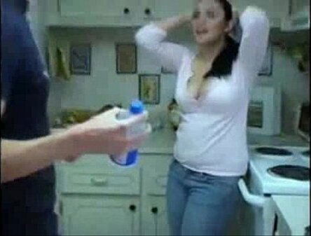 Delicia Morena fazendo tudo