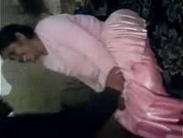 cholos tirando hostal