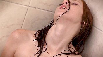 Linda Sweet Liquid Vibrations Dildo masturbation shower