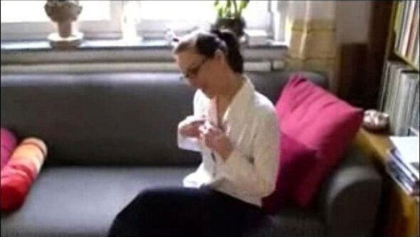 Cunhada chupando sentando Pica