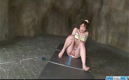 Dashing Japanese model&nbsp_Tomoka Sakurai plays solo