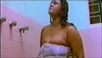 Shakeela seductive with a guy in Swimming pool
