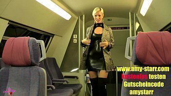 LATEXFOTZE MITTEN GEFICKT CREAMPIE!!!