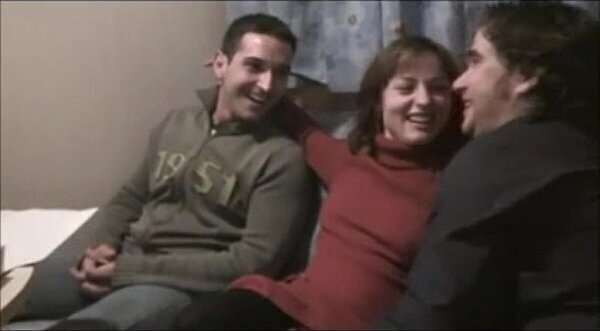 3744357 trio entre amigos