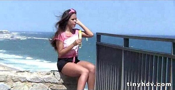 Teen giving good head Gala Brown