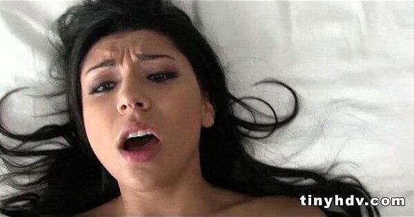 Sexy teen pussy streched Serena Torres