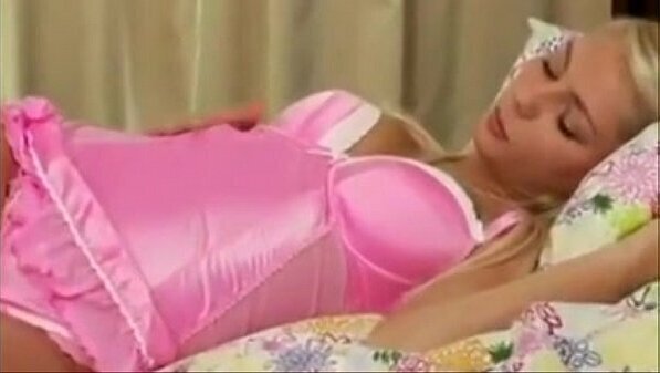 blonde teen masturbates mirjalal