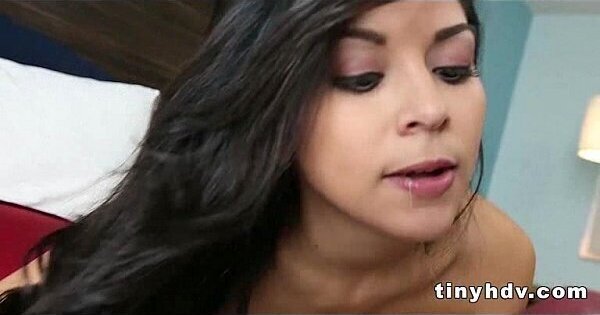 Sexy teen pussy streched Serena Torres