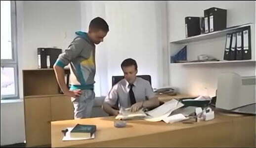 jefe folla pelo corre cara