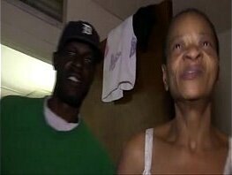 Granny velha peito amputado dando buceta neg&atilde_o