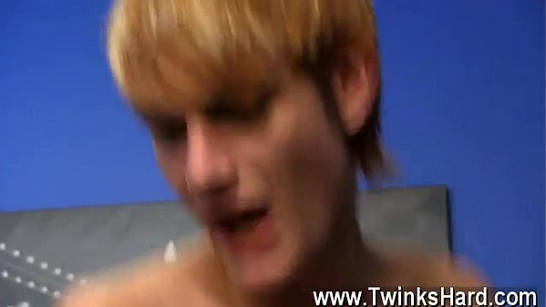 Hippie stud Preston Andrews can'_t help admire piece