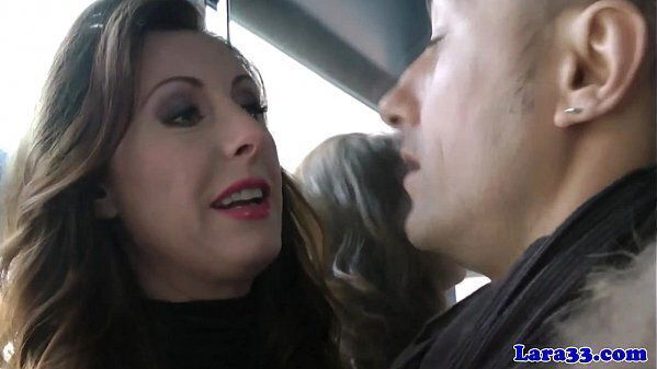 Mature euro slut picks stranger