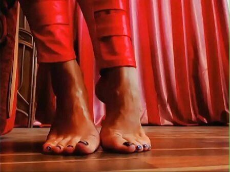 Creamy Oily European feet