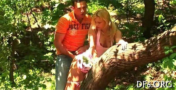 Virgin mastix shows floozy