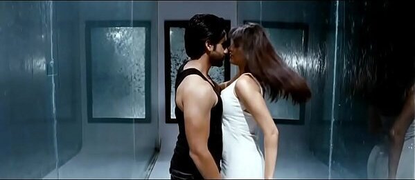 Kajal Aggarwal Hottest Milky Melons Bouncing Shaking Pressing Slow Motion