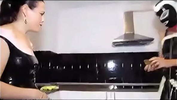 As&iacute_ adiestro sirvienta (internet)