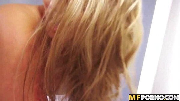 Gorgeous amateru blonde teen Melissa