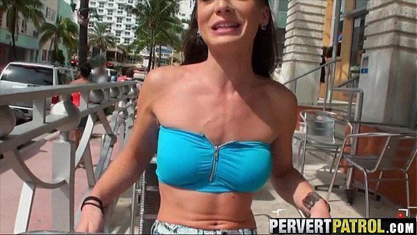 sexy brunette Vanessa Sixxx.1