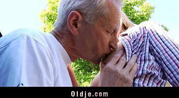 Lucky grandpa fucks sexy teenager blonde