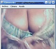 Espectacular MILF exhibi&eacute_ndose webcam