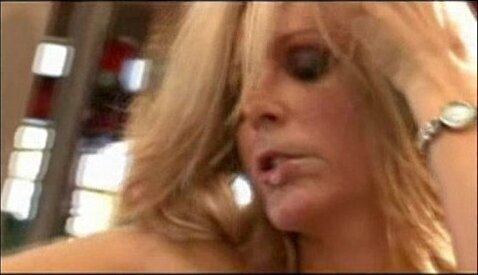 Julia fucks mechanic