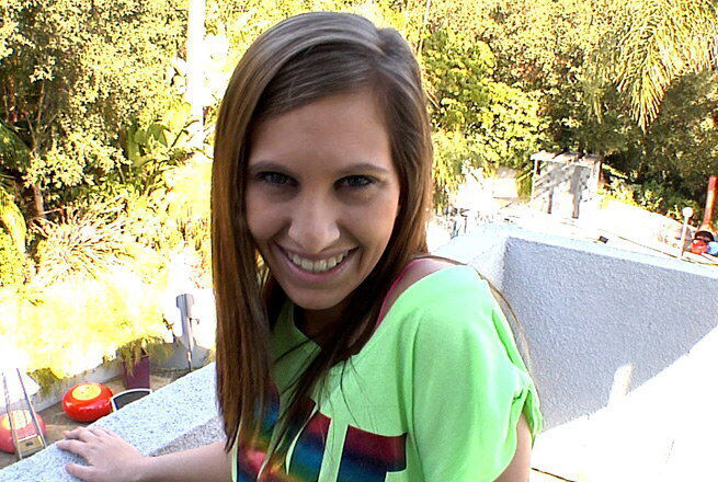 Quick Handjob Outside