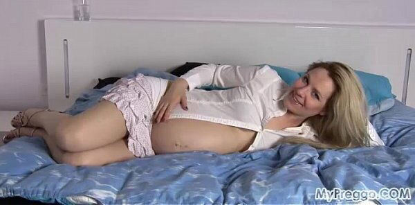 Pregnant Anny from MyPreggo.com