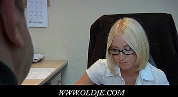 Young blonde glasse doctoresse fucking pacient