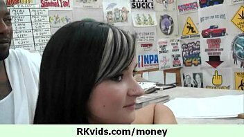 Smooth pays sexy girl