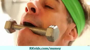 Smooth pays amateur chick