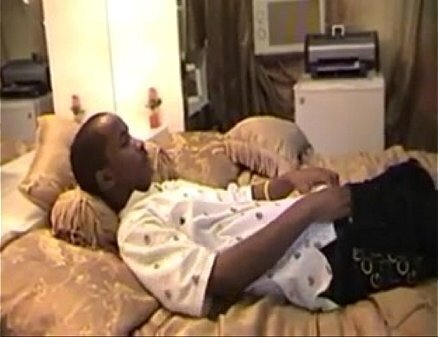 Unemployed fucks slut while waits