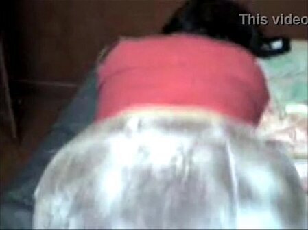 Convenci minha m&atilde_e transar comigo- video amigo Lucas