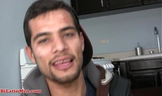 Straight Mexican gets thick uncut pito sucked another latino