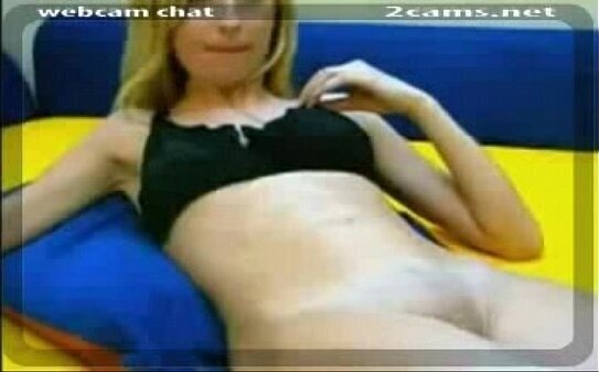 cutie Rubs Pussy180318