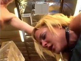 Gostosinha pagando boquete para o rapaz - www.arquivogls.com