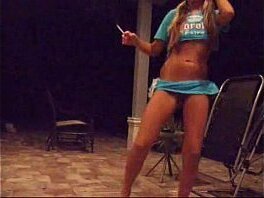 Sexy White Girl Dances To lil Wayne