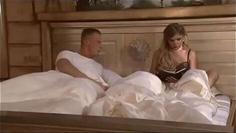 Loira alem&atilde_ muito safada perde tempo fode dois